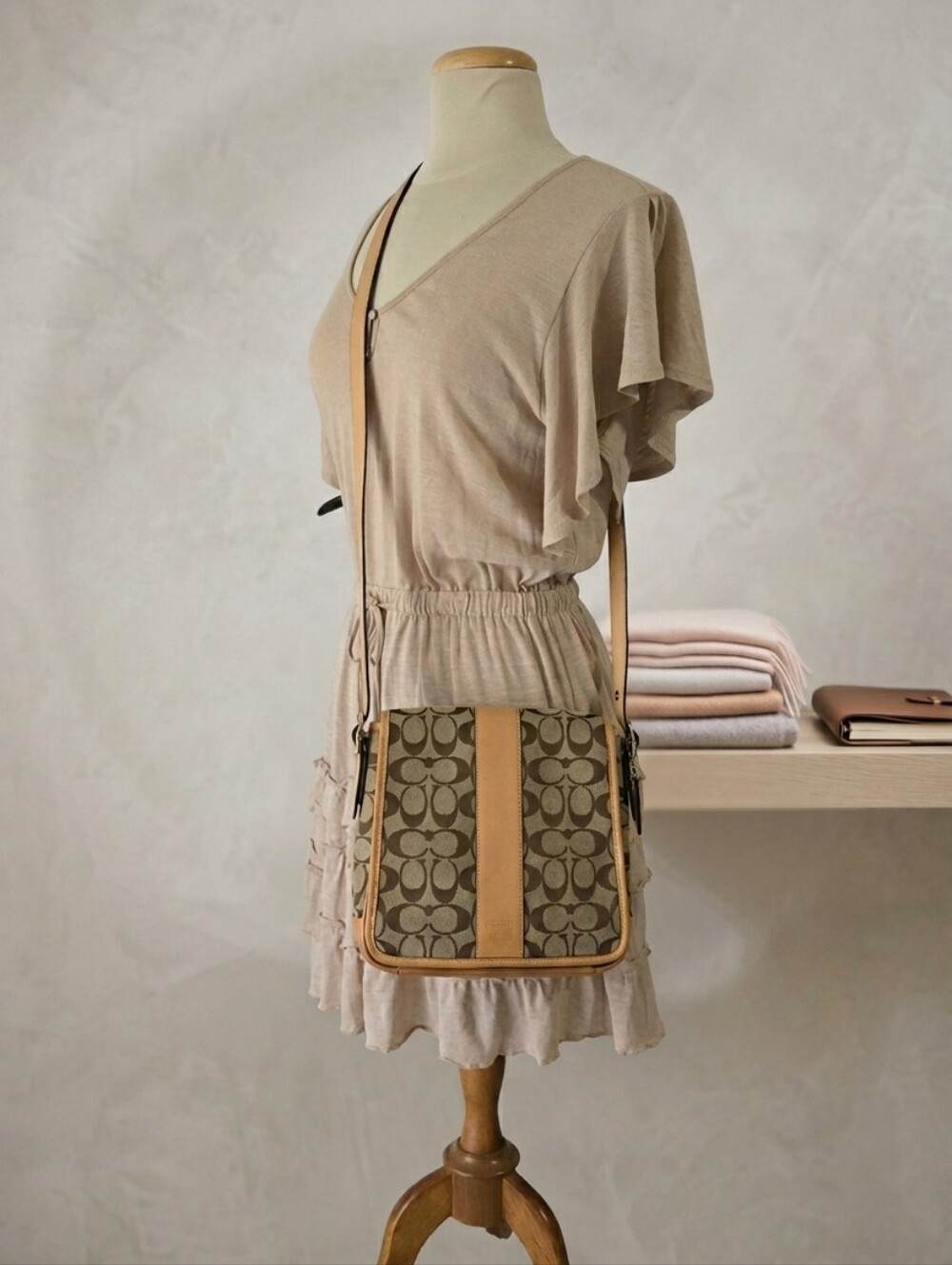 Coach Signature Canvas Messenger Crossbody Bag 2003 Vintage